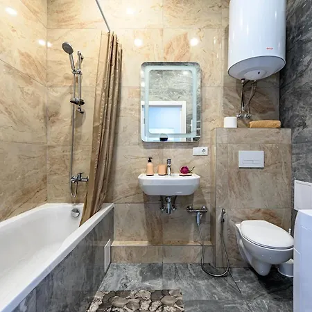 Center New House Odessa