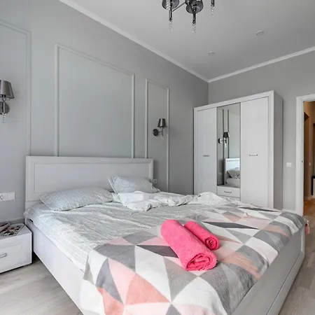 Apartmán 1к нова у центрі міста, з балконом у новому жк Fainorent
