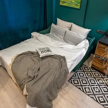 1к нова у центрі міста, з балконом у новому жк Fainorent Apartmán