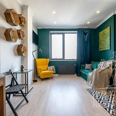 1к нова у центрі міста, з балконом у новому жк Fainorent Apartmán *