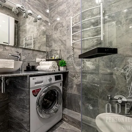 1к нова у центрі міста, з балконом у новому жк Fainorent Apartmán