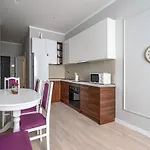 Center New House