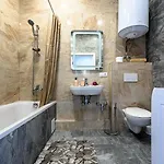 아파트 Center New House